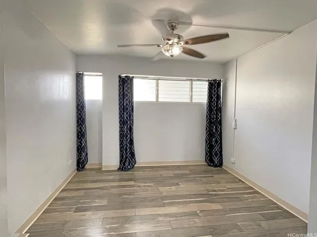 a view of empty room with window