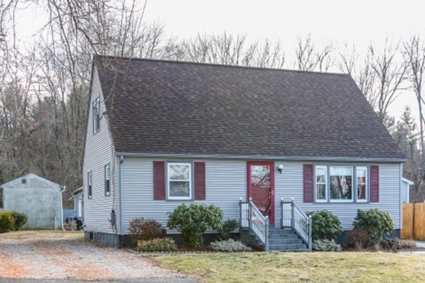 151 Vincent Street Springfield, MA 01129 - Photo 2 of 28