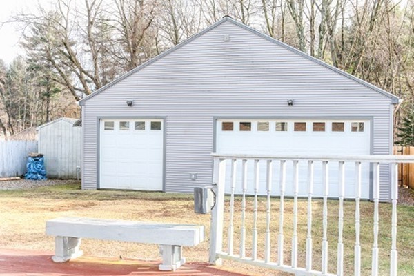 151 Vincent Street Springfield, MA 01129 - Photo 4 of 28