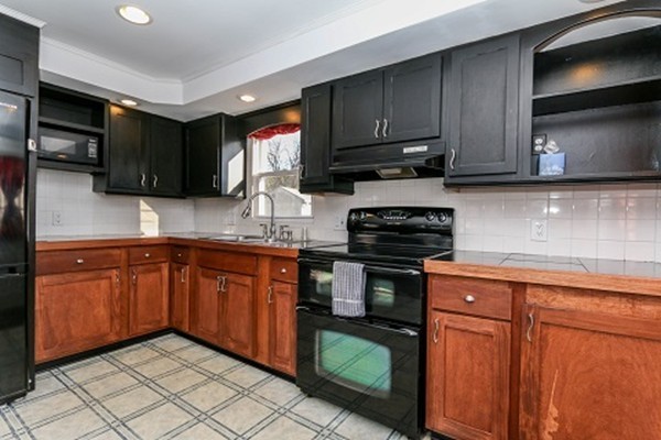 151 Vincent Street Springfield, MA 01129 - Photo 5 of 28