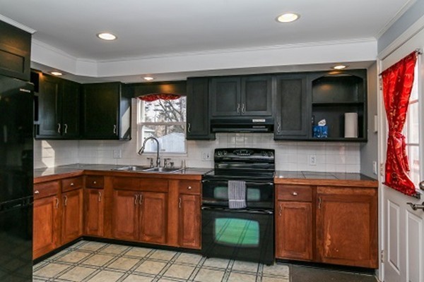 151 Vincent Street Springfield, MA 01129 - Photo 6 of 28