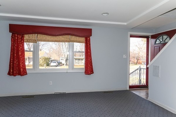 151 Vincent Street Springfield, MA 01129 - Photo 10 of 28