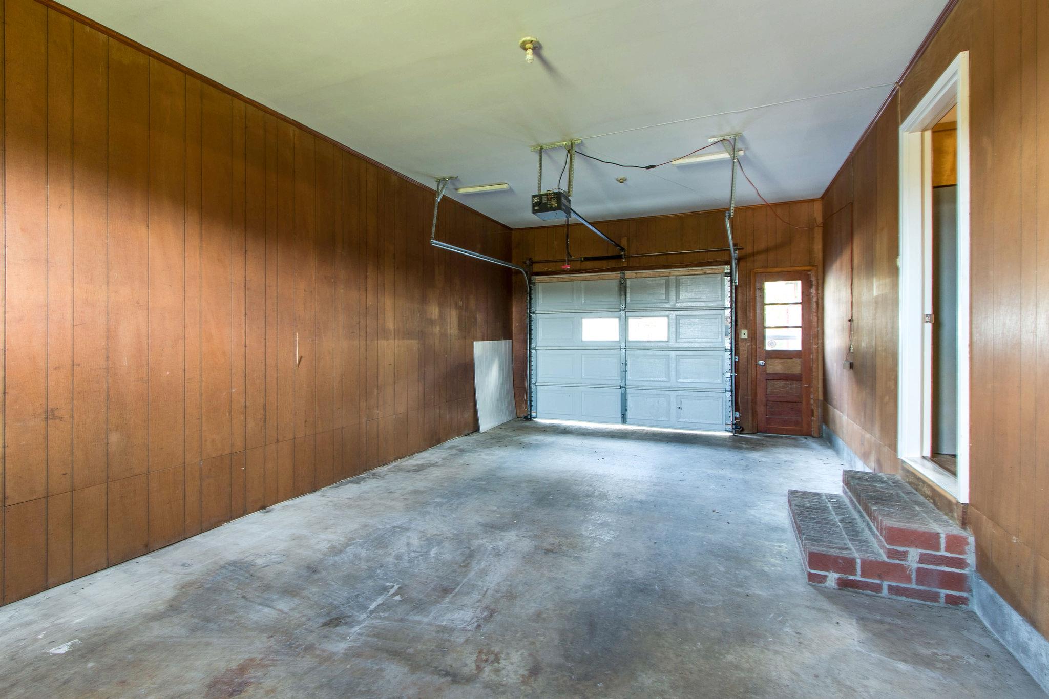 403 Park Creek Road Manchester, TN 37355 - Photo 20 of 24 a view of empty room with windows and cabinet