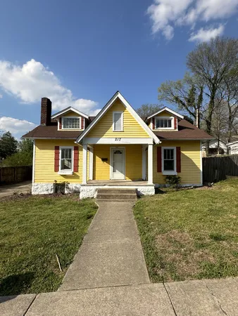 $289,900 | 217 College Avenue East, Carthage, TN 37030