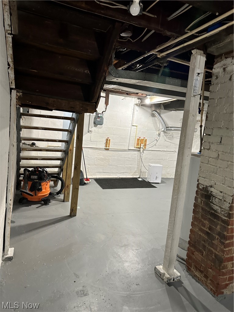 685 Thayer Street Akron, OH 44310 - Photo 25 of 34 Basement