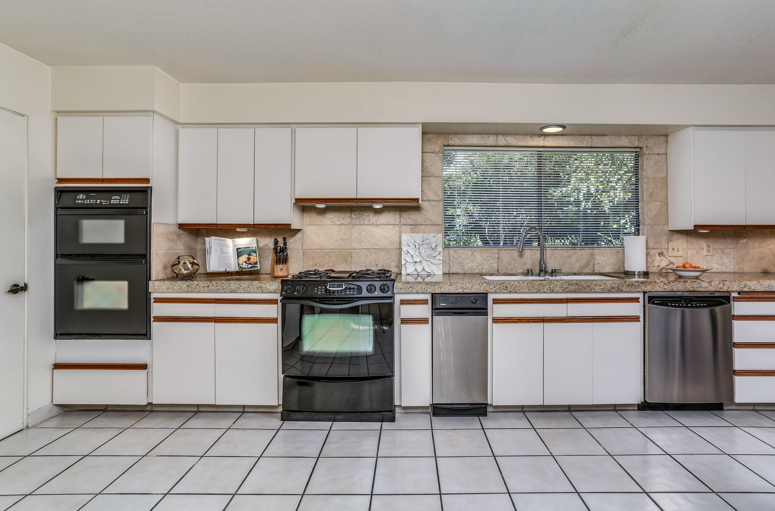 4 Lincoln Place Rancho Mirage, CA 92270 - Photo 19 of 26 16