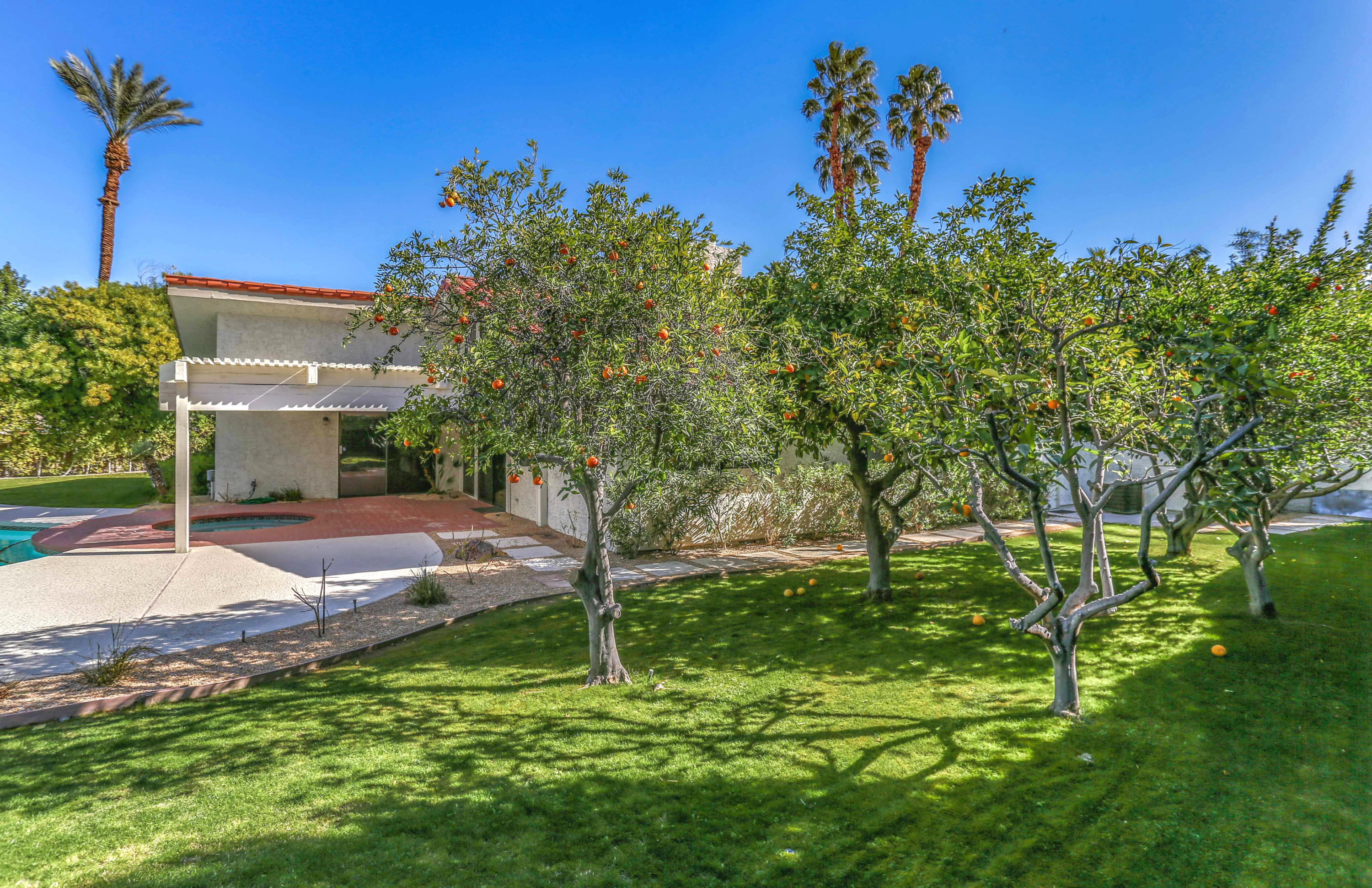 4 Lincoln Place Rancho Mirage, CA 92270 - Photo 8 of 26 32