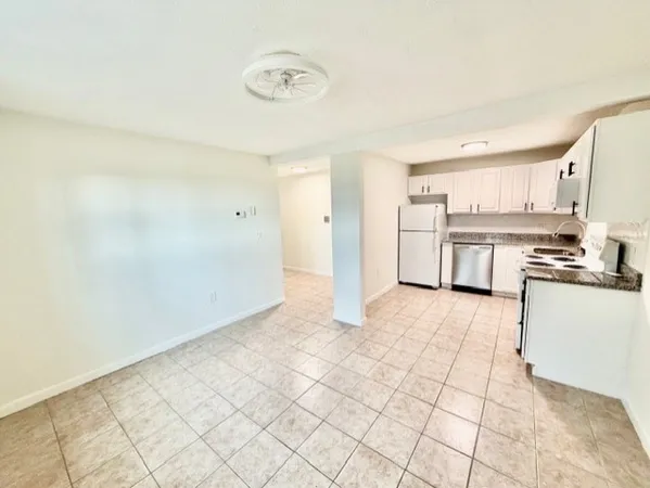 $1,850 | 900 Lexington Street, Unit B9, Waltham, MA 02452