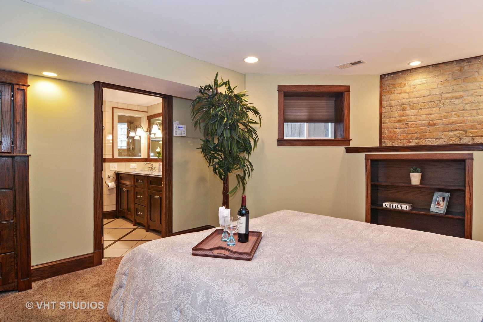 2452 North Racine Avenue, Unit 1N Chicago, IL 60614 - Photo 10 of 16