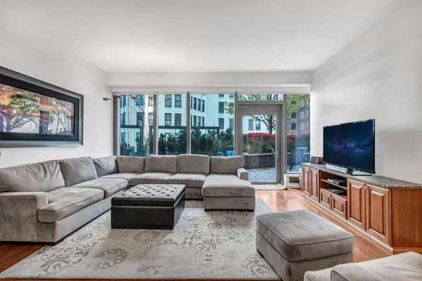 $4,300 | 60 East Monroe Street, Unit 1508, Chicago, IL 60603