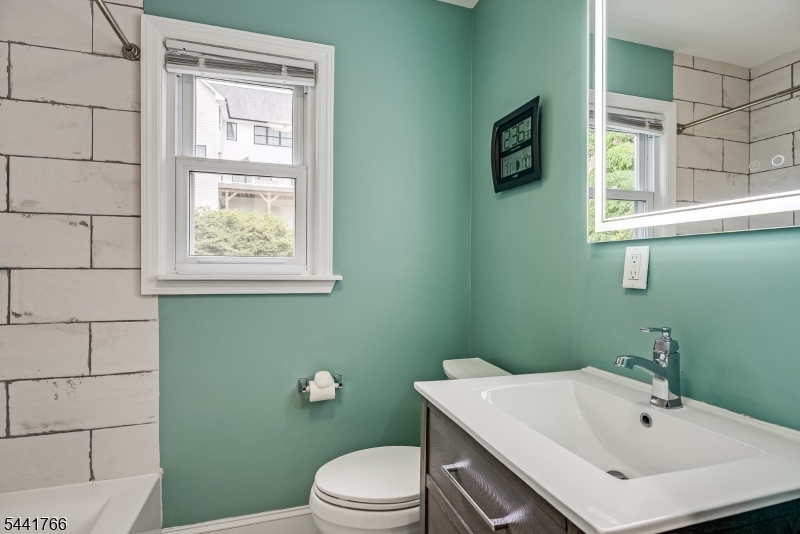 27 Dogwood Road Morris Plains, NJ 07950 - Photo 13 of 25