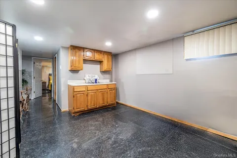 $579,000 | 33 Lukens Avenue, Brentwood, NY 11717