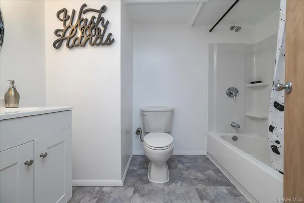 $579,000 | 33 Lukens Avenue, Brentwood, NY 11717