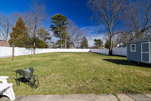 $579,000 | 33 Lukens Avenue, Brentwood, NY 11717