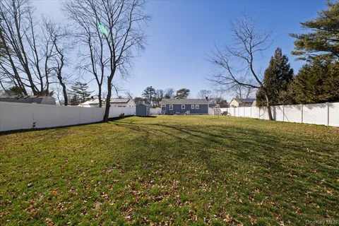 $579,000 | 33 Lukens Avenue, Brentwood, NY 11717