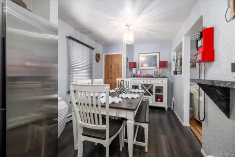 $579,000 | 33 Lukens Avenue, Brentwood, NY 11717
