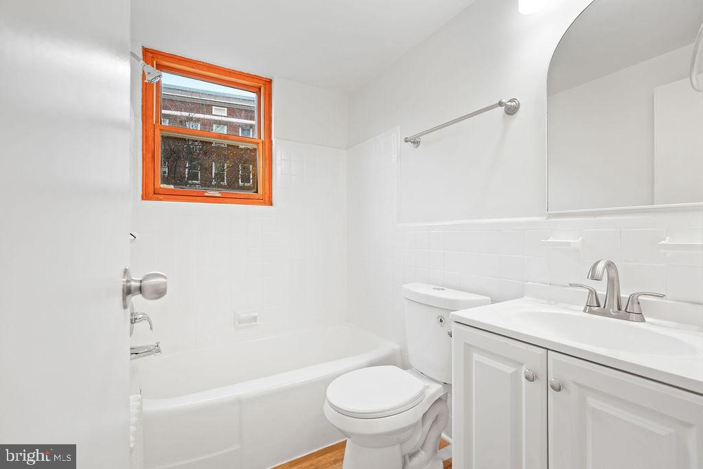 3025 Ontario Road Northwest, Unit 203 Washington, DC 20009 - Photo 18 of 26