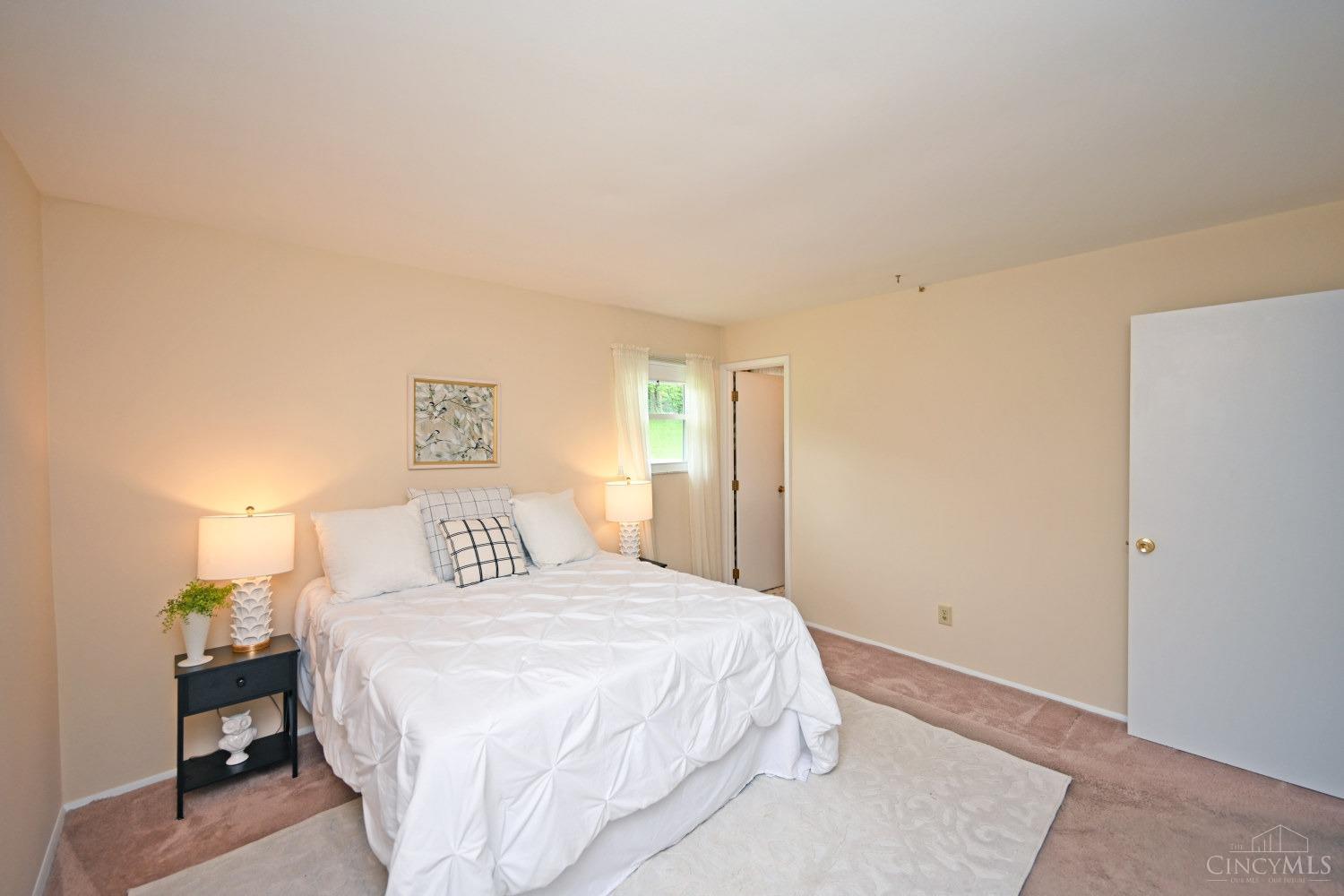1248 Linneman Road Cincinnati, OH 45238 - Photo 18 of 39 Gallery Image 18