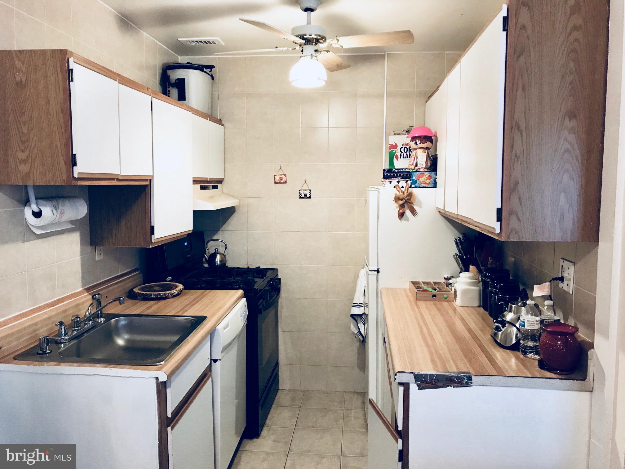 8601 Manchester Road, Unit 105 Silver Spring, MD 20901 - Photo 6 of 10 Kitchen