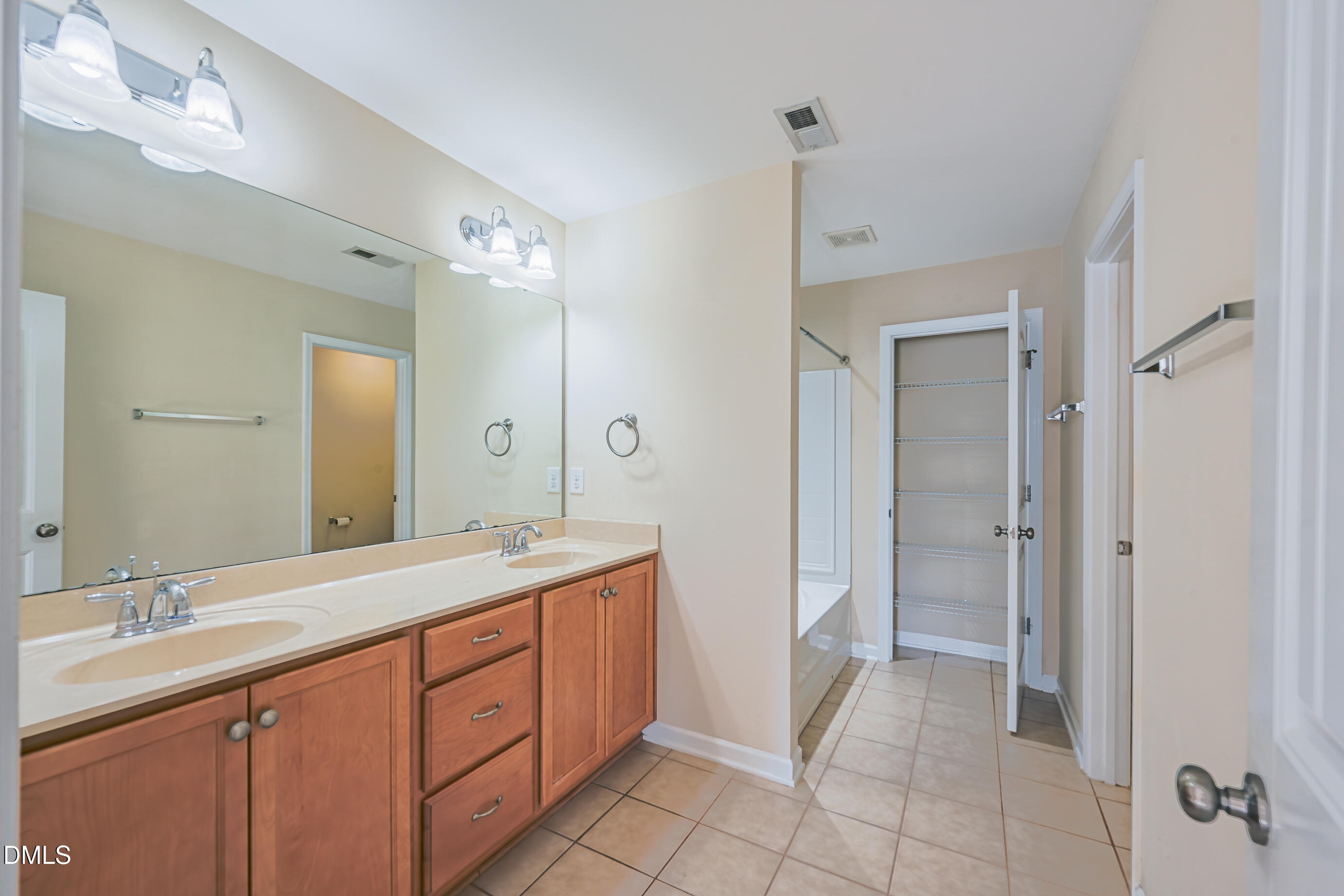 1260 Silver Beach Way Raleigh, NC 27606 - Photo 15 of 24 23_masrer_ba