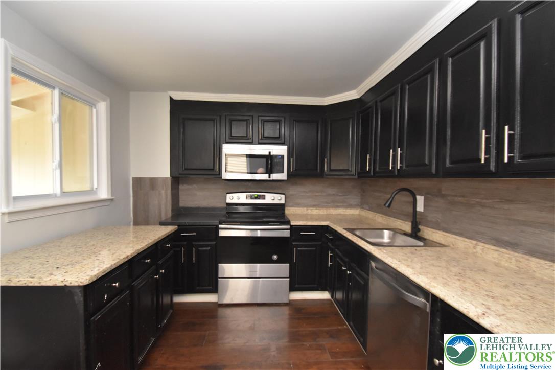 53 East Goepp Street Bethlehem, PA 18018 - Photo 14 of 54