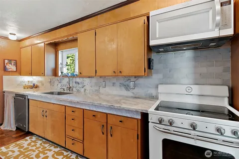 $659,950 | 4908 North Winnifred Street, Ruston, WA 98407