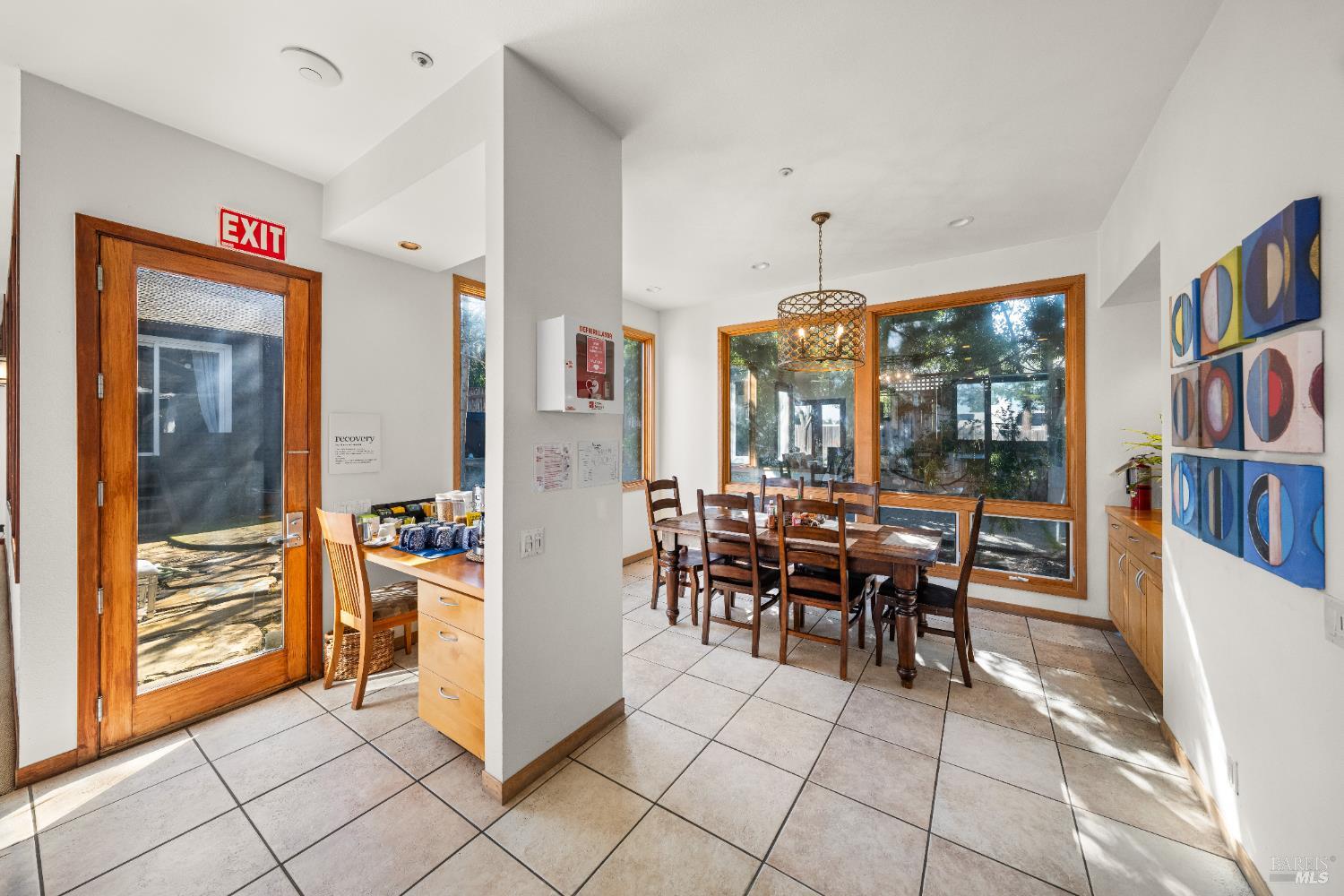 8 Circle Road San Rafael, CA 94903 - Photo 42 of 48 a view of a livingroom with furniture and window