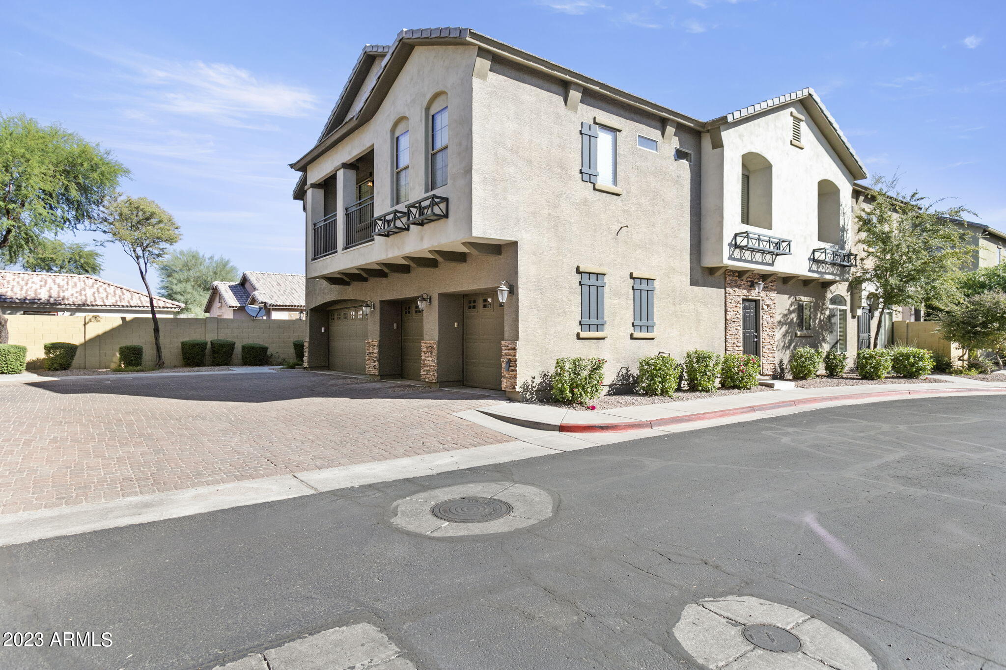 2150 East Bell Road, Unit 1122 Phoenix, AZ 85022 - Photo 1 of 34 1-web-or-mls-2150-e-bell-rd-unit-1122