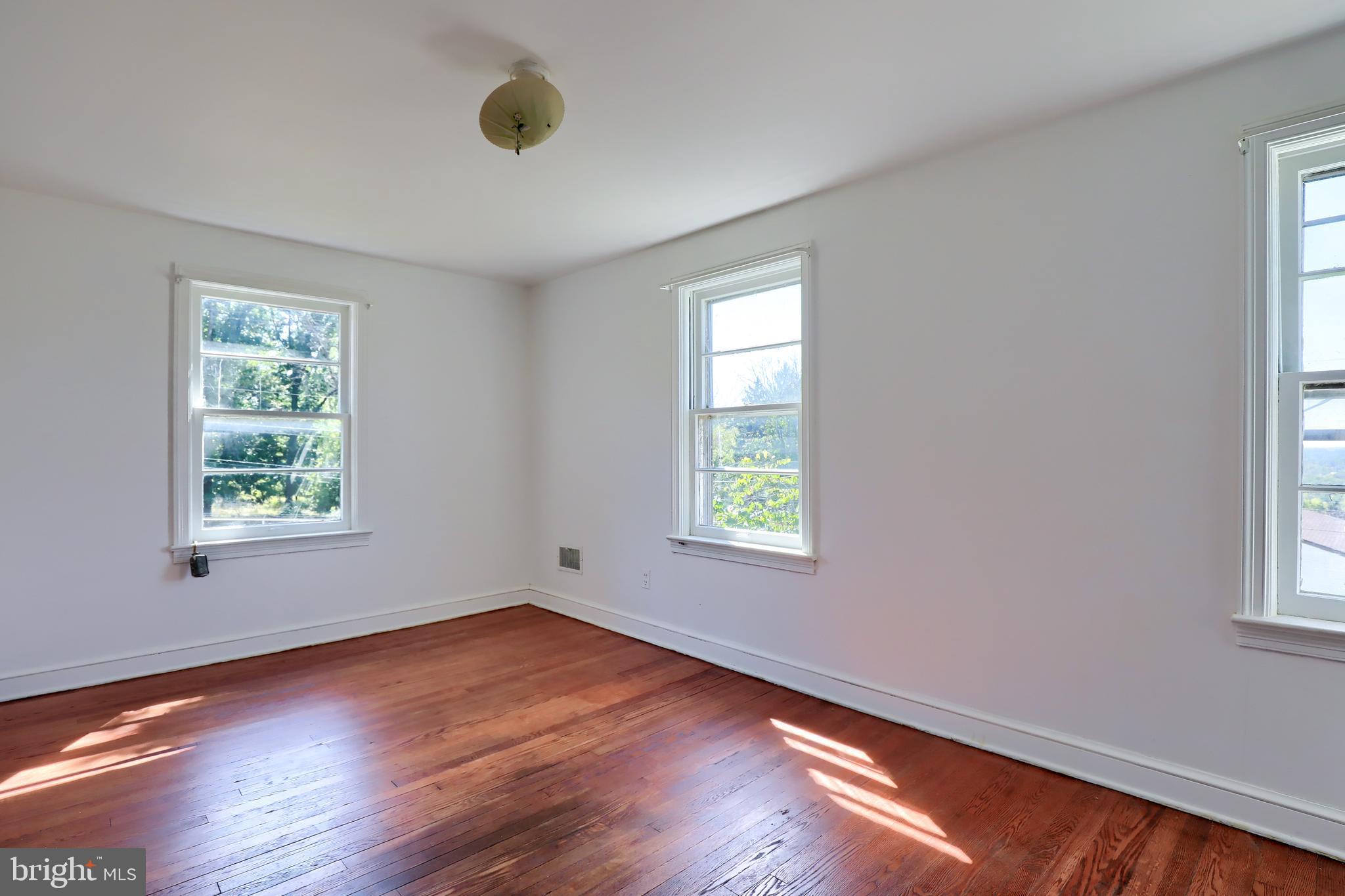 613 Paradise Road York, PA 17406 - Photo 18 of 38 Gallery Image 18