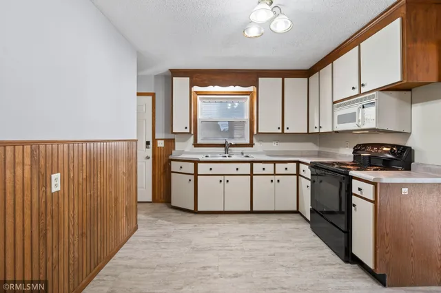 $345,000 | 1846 7th Street, White Bear Lake, MN 55110