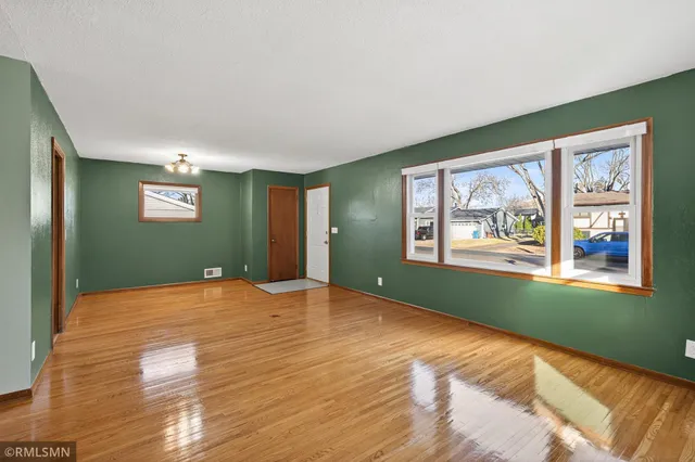 $345,000 | 1846 7th Street, White Bear Lake, MN 55110