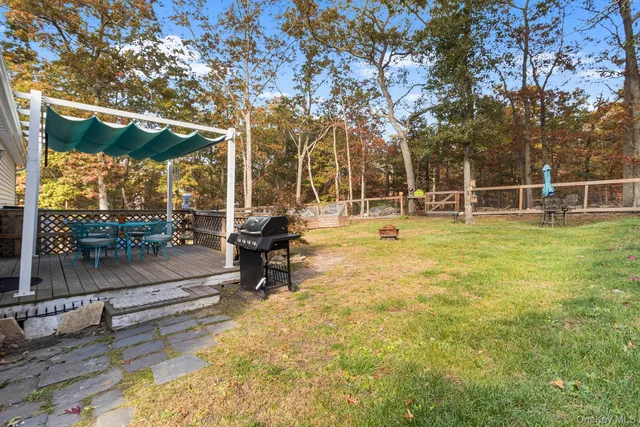 a view of deck with patio