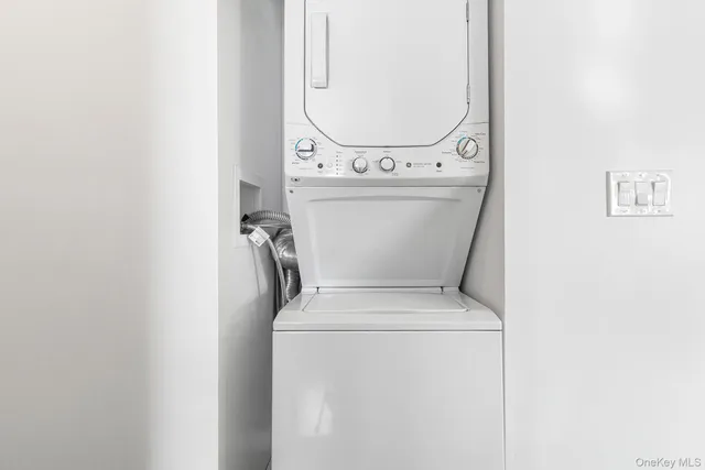 a close up view of a washer and dryer