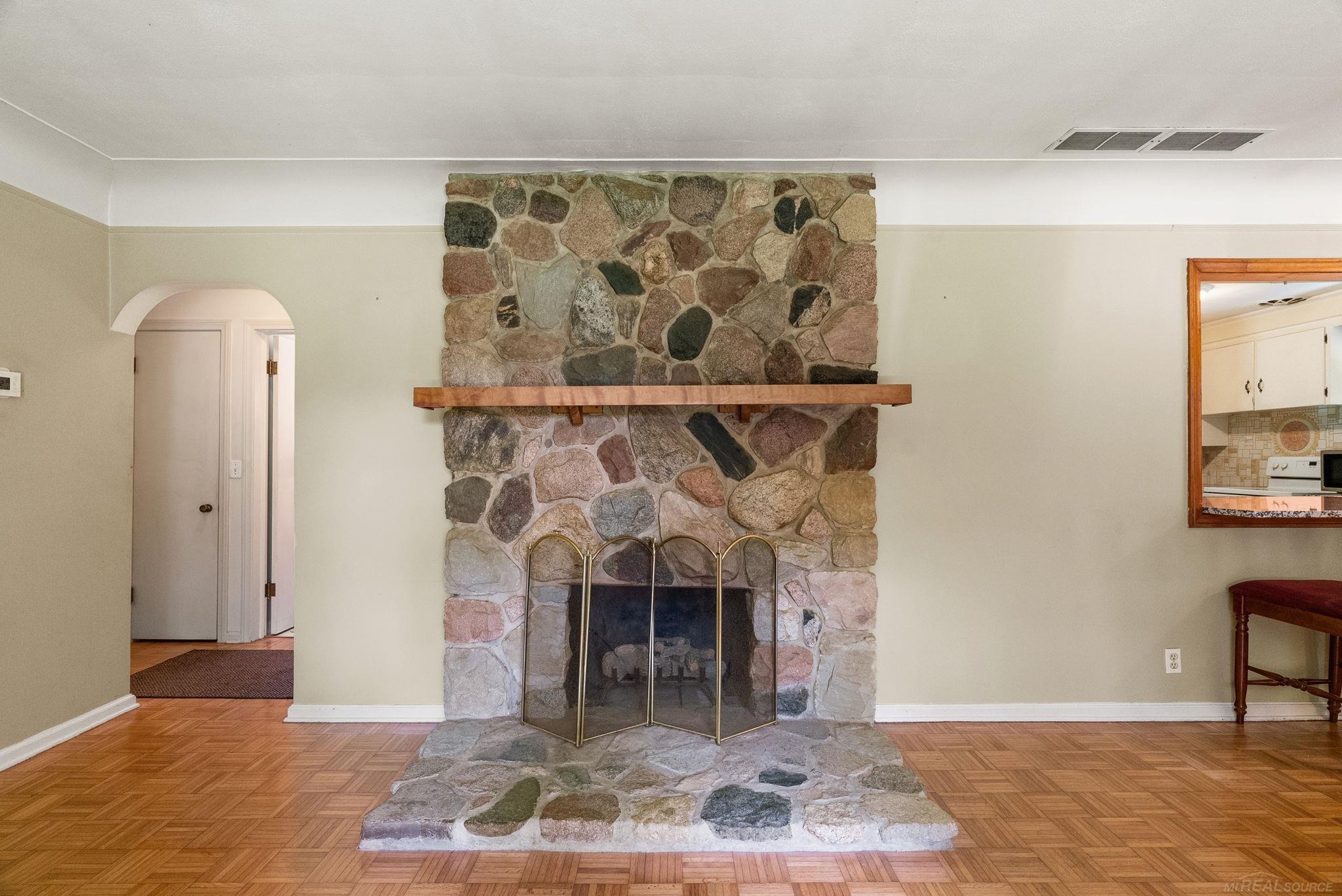 2630 Lakeshore Road Applegate, MI 48401 - Photo 10 of 39