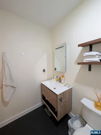 $2,600 | 124 East Main Street, Unit 211, Denville, NJ 07834