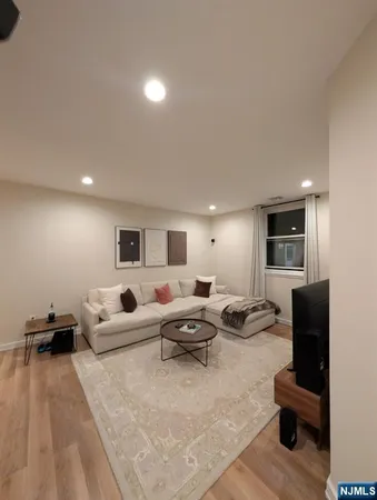 $2,600 | 124 East Main Street, Unit 211, Denville, NJ 07834