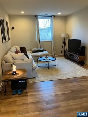 $2,600 | 124 East Main Street, Unit 211, Denville, NJ 07834