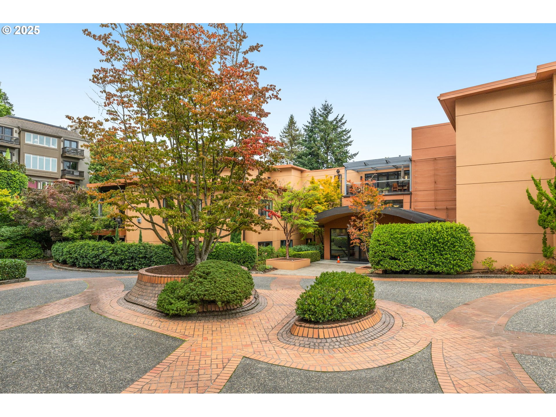 780 Northwest Westover Square, Unit 3 Portland, OR 97210 - Photo 30 of 35 Lobby