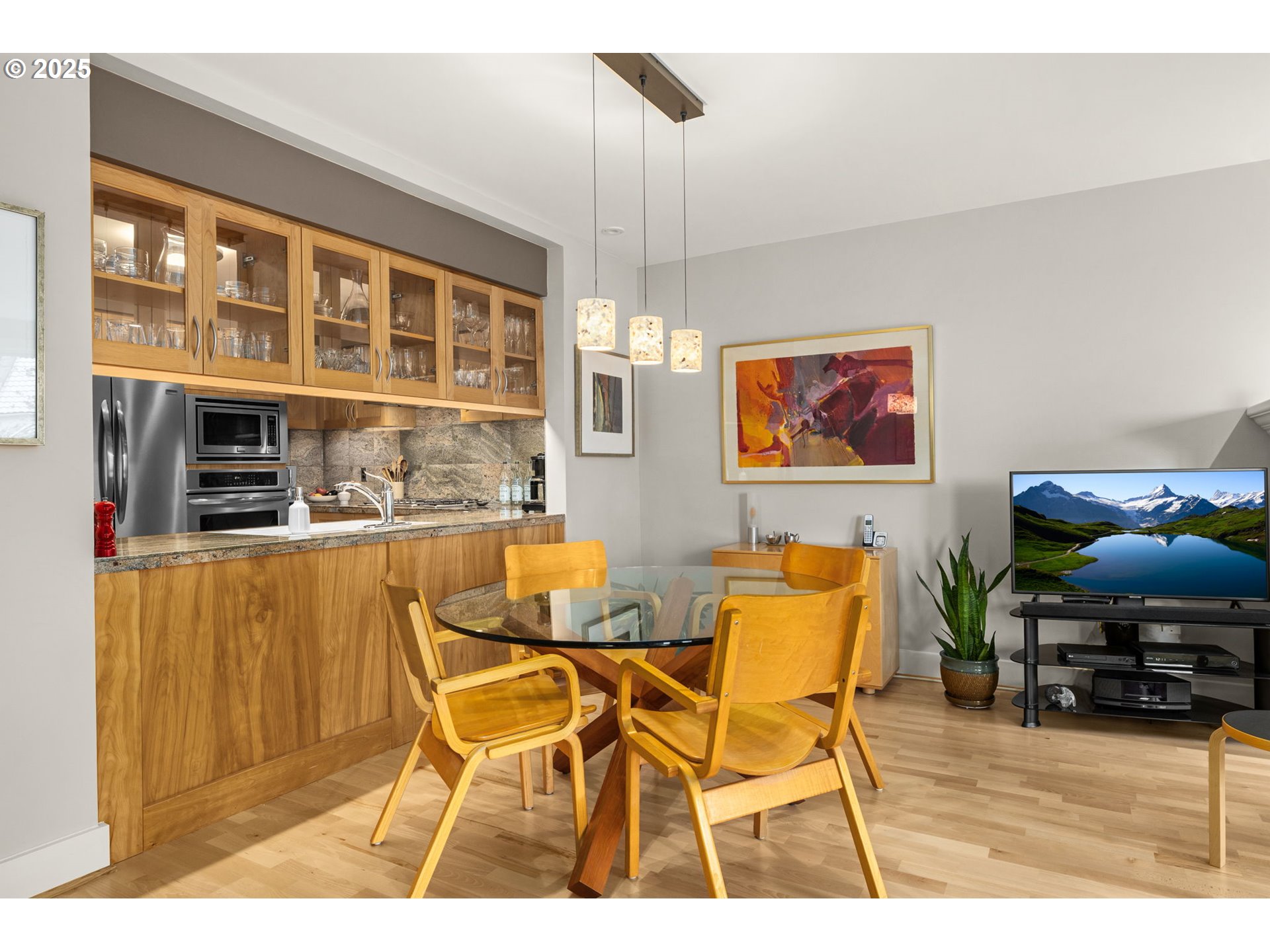 780 Northwest Westover Square, Unit 3 Portland, OR 97210 - Photo 9 of 35 Dining Room
