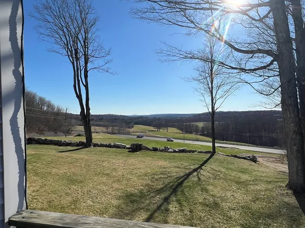 $2,500 | 51 Moore Road, Unit 1, New Braintree, MA 01531