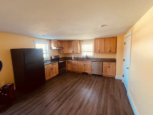 $2,500 | 51 Moore Road, Unit 1, New Braintree, MA 01531