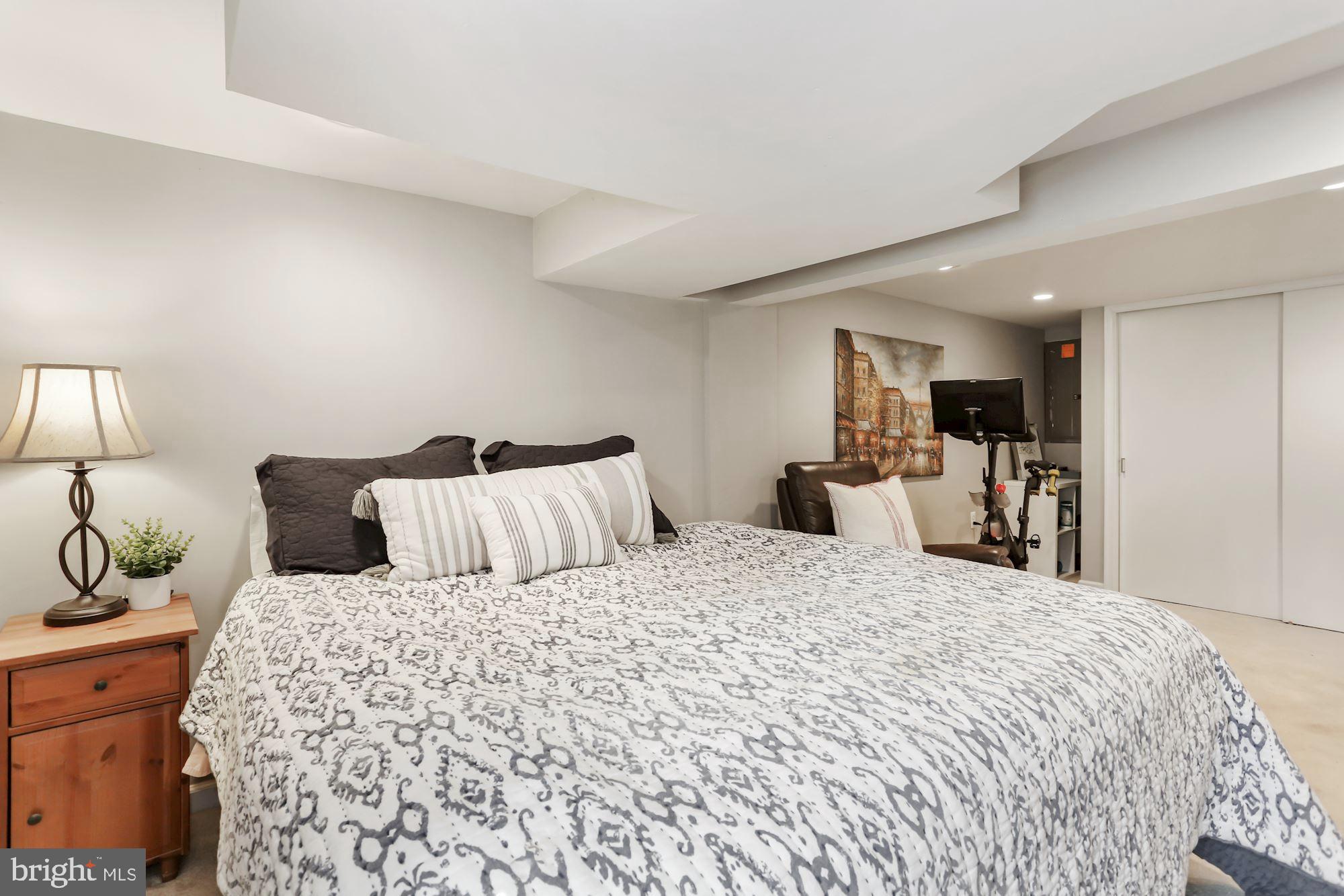 3039 Castle Road Falls Church, VA 22044 - Photo 17 of 25 Gallery Image 17