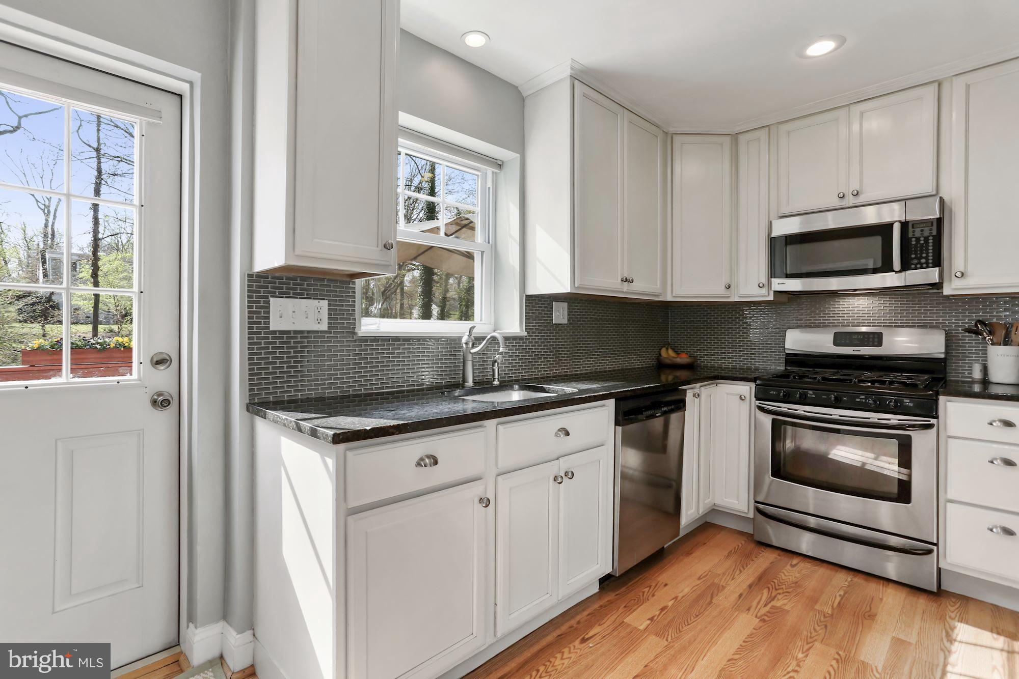 3039 Castle Road Falls Church, VA 22044 - Photo 5 of 25 Gallery Image 5