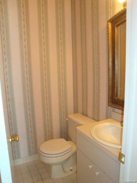 1727 Southfield Road, Unit 3 Birmingham, MI 48009 - Photo 11 of 16 1/2 Bath