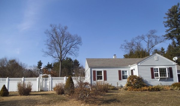 46 Willowbrook Drive Springfield, MA 01129 - Photo 2 of 21 Gallery Image 2