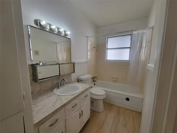 $1,500 | 5806 Nassau Drive, Austin, TX 78723