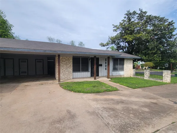 $1,500 | 5806 Nassau Drive, Austin, TX 78723