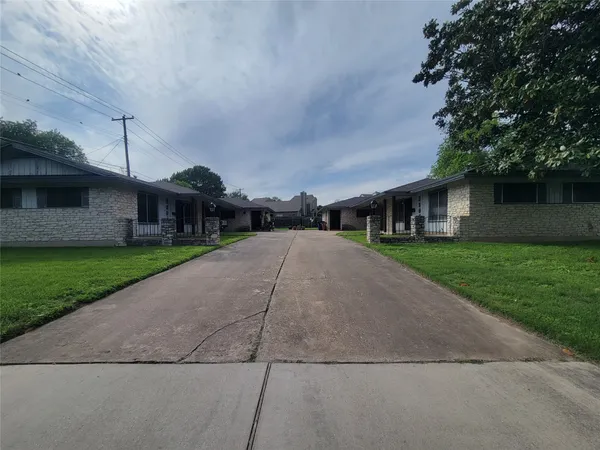 $1,500 | 5806 Nassau Drive, Austin, TX 78723