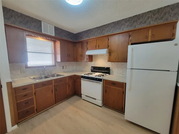 $1,500 | 5806 Nassau Drive, Austin, TX 78723