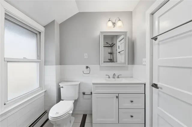 $2,600 | 63 North Broadway, East Providence, RI 02916